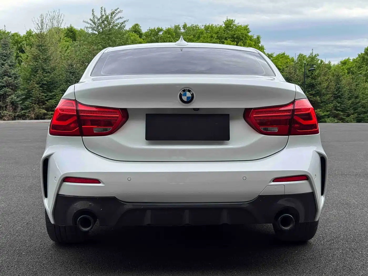 BMW 1 Series 2022 120i M Sport Shadow Edition фото 5