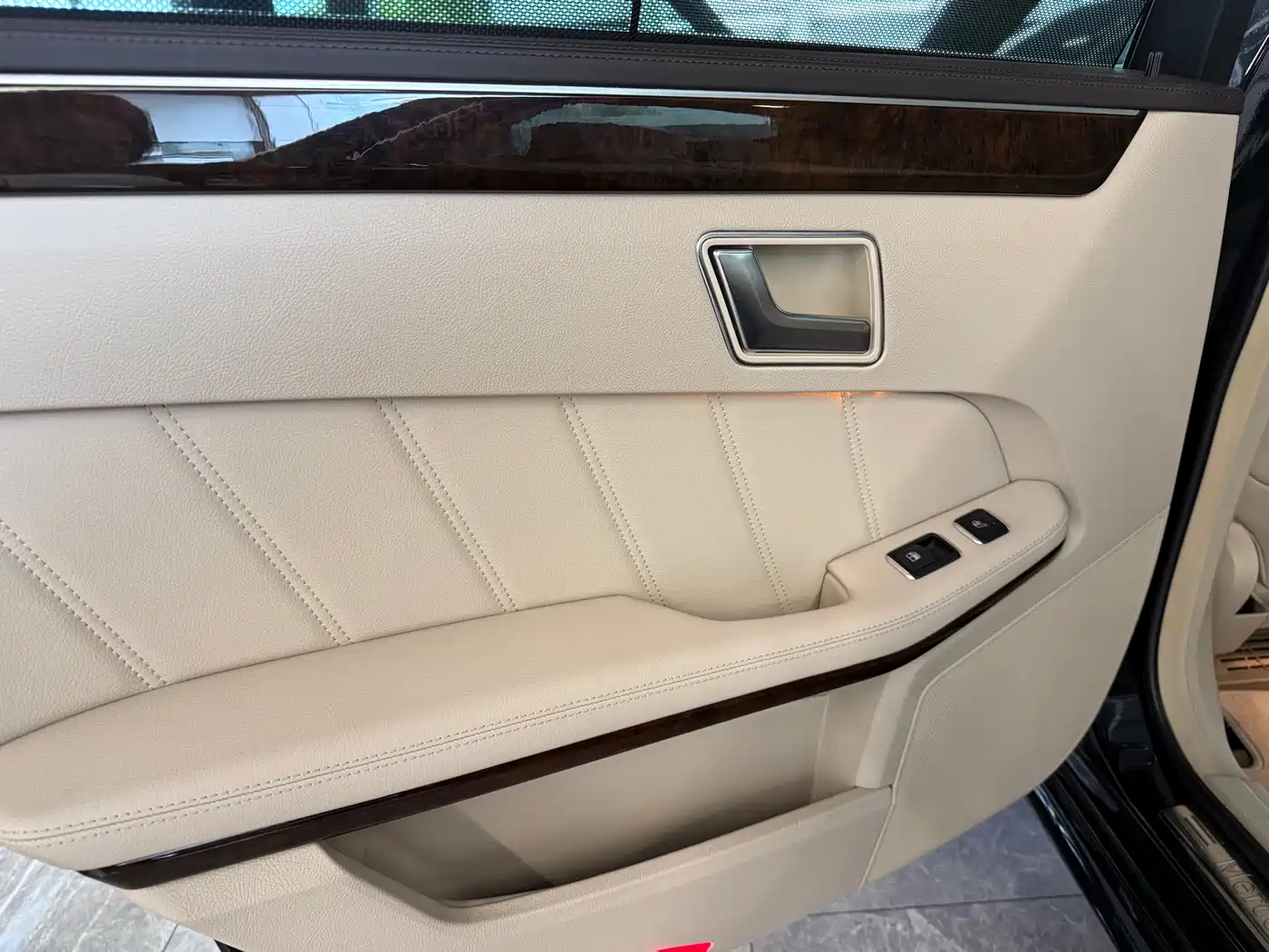 Mercedes-Benz E-Class 2015 E 320 L фото 13