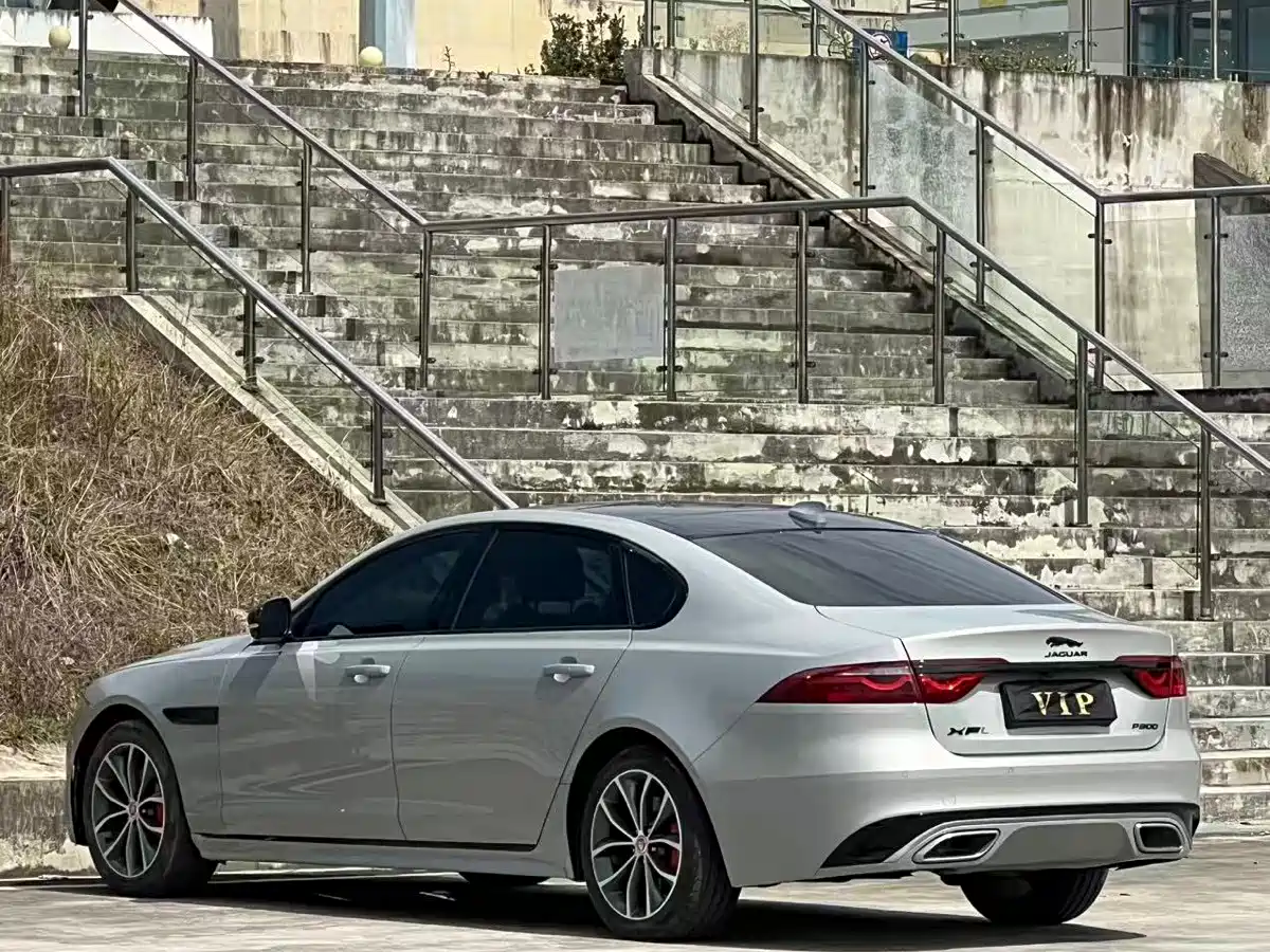 Jaguar XFL 2023 XFL 2.0T P250 2WD Elite Sport Gilded Edition фото 7