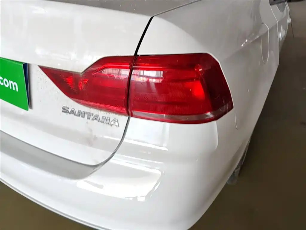 VOLKSWAGEN SANTANA