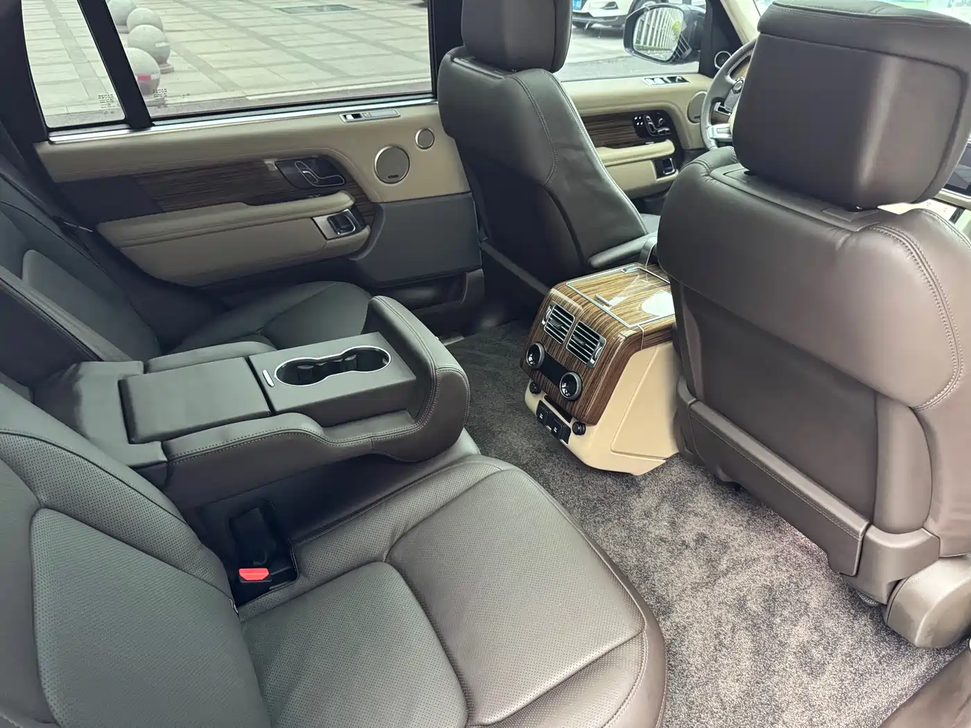 Land Rover Range Rover 2018 3.0 SC V6 Vogue Heritage Extended Edition фото 32