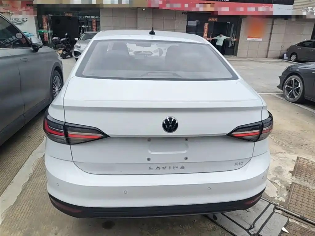 Volkswagen Lavida 2023 Xinrui 1.5L Auto Xinyi Edition фото 6