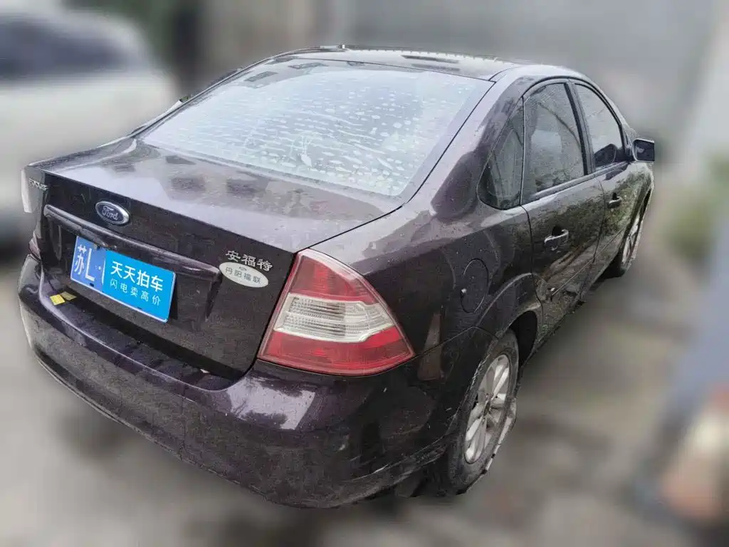 Фото 2 - Ford Focus