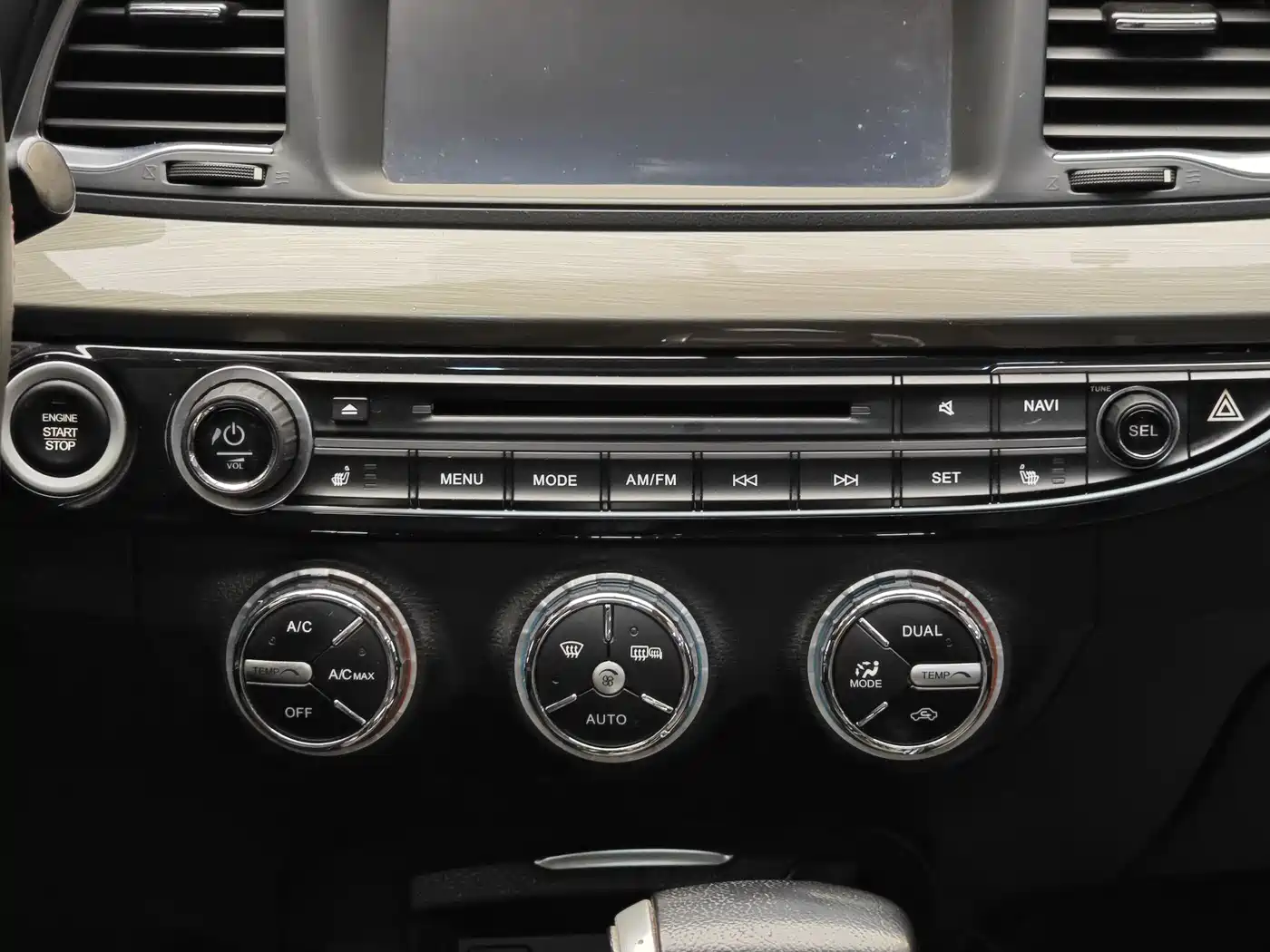 GAC Trumpchi Trumpchi GA6 2016 235T DCT Luxury Edition фото 16