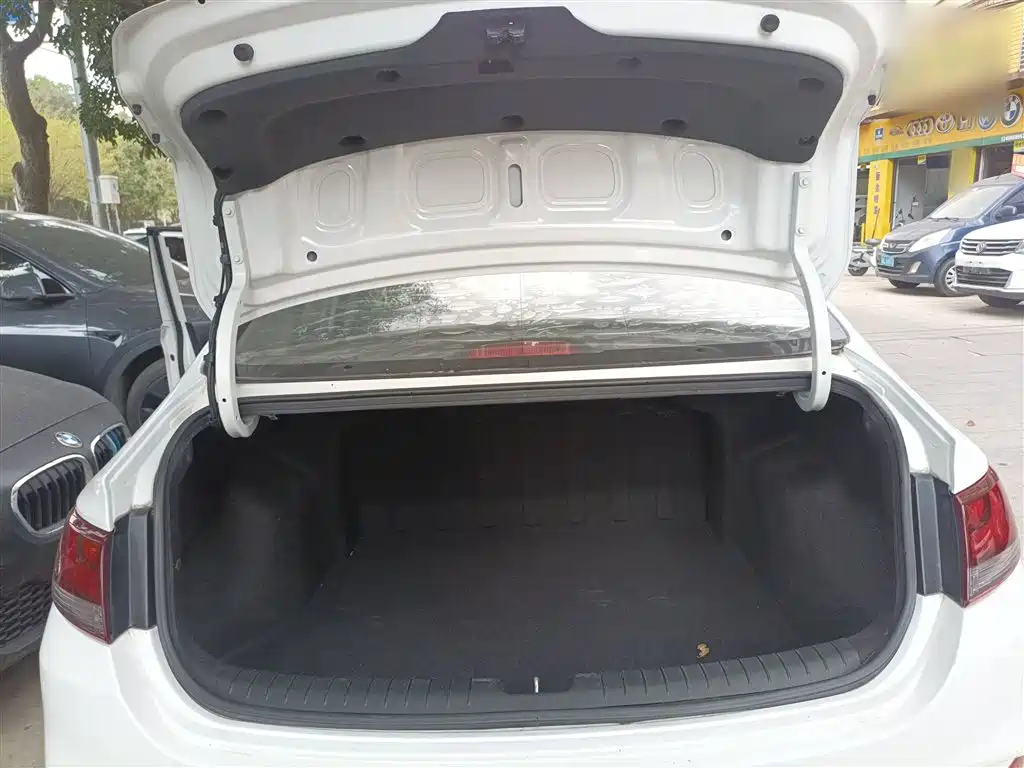 Hyundai Elantra 2018 1.6L Auto Joy GL (China V) фото 22