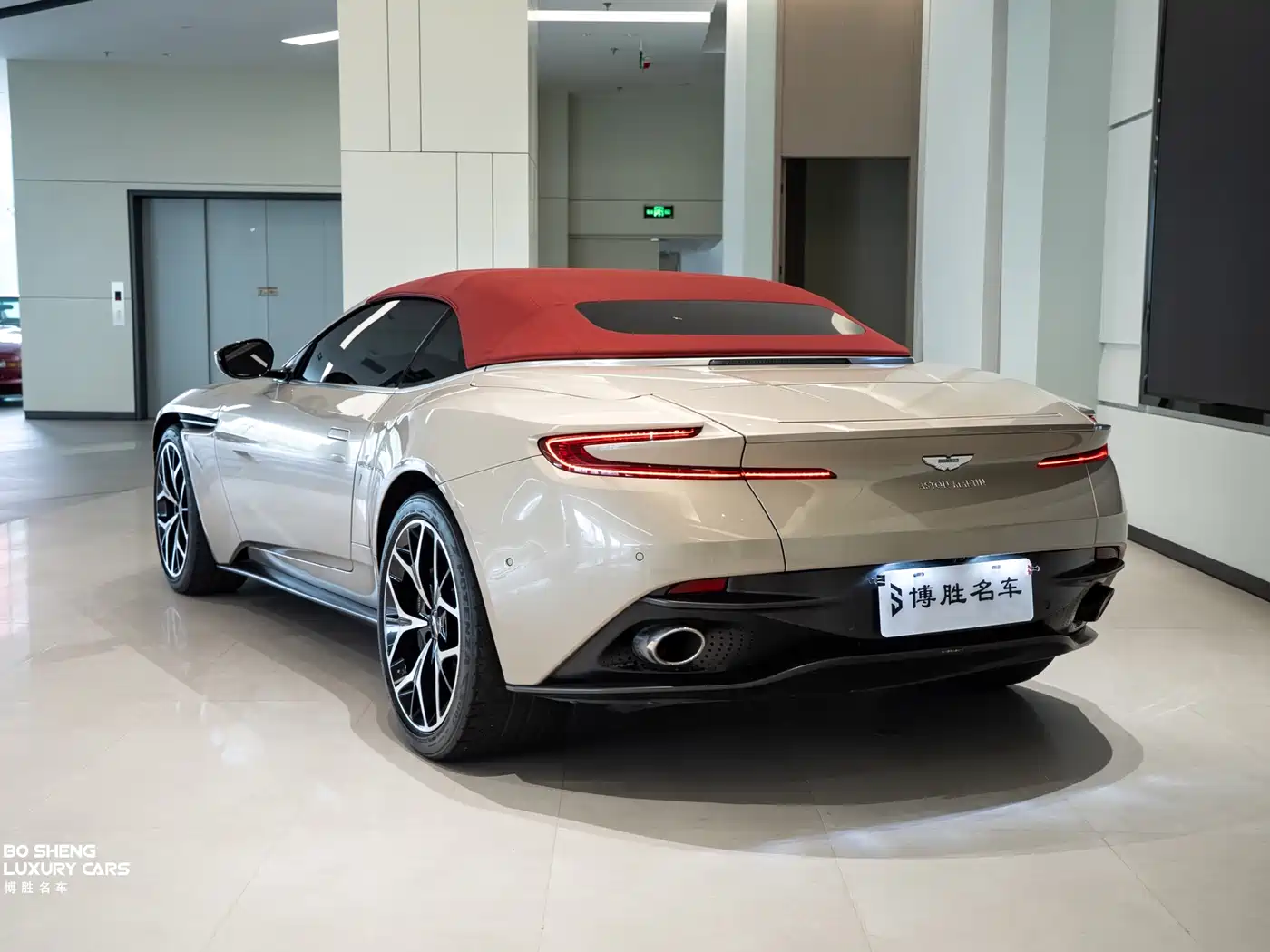 Aston Martin DB11 2019 4.0T V8 Volante фото 5