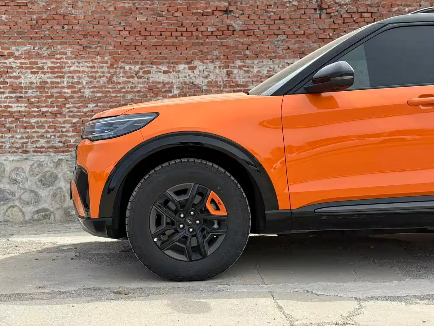 FORD EXPLORER