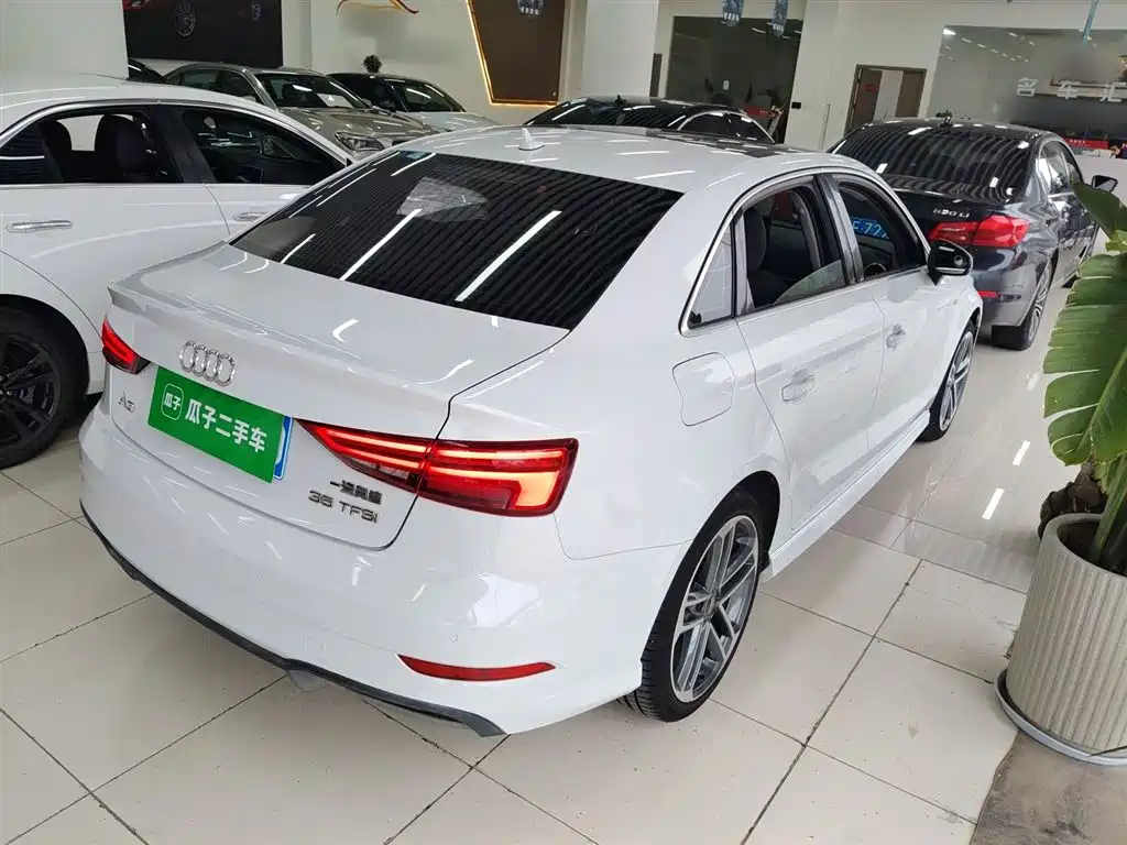 Audi A3 2018 30th Anniversary Limousine 35 TFSI Sport фото 7