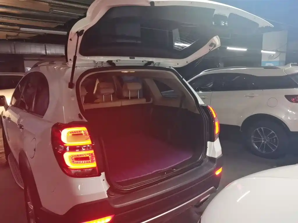 Chevrolet Captiva 2015 2.4L AWD Flagship 7-Seater фото 19