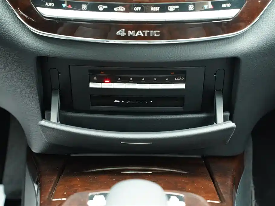 Mercedes-Benz S-Class 2010 S 350 L 4MATIC фото 30
