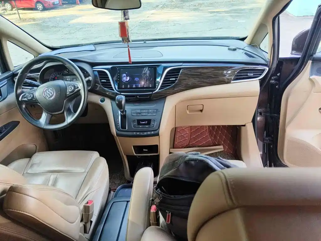 Фото 12 - Buick GL8