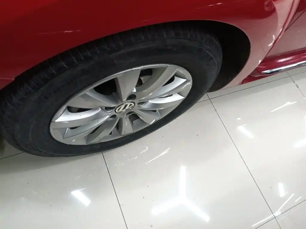 Volkswagen Beetle 2014 1.4TSI Fashion Edition фото 25