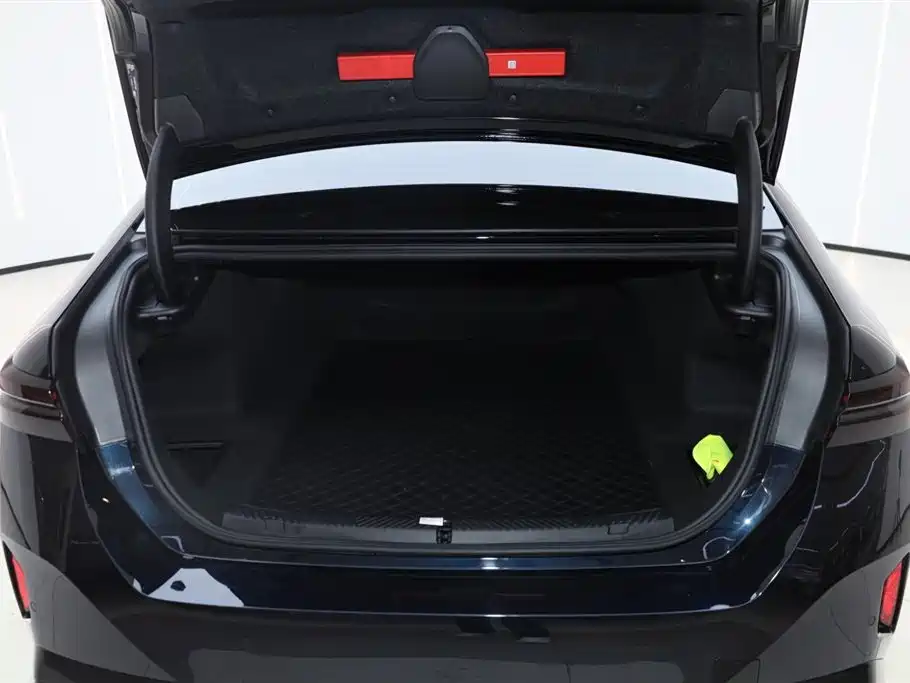 BMW i5 2024 eDrive 35L M Sport Package фото 13