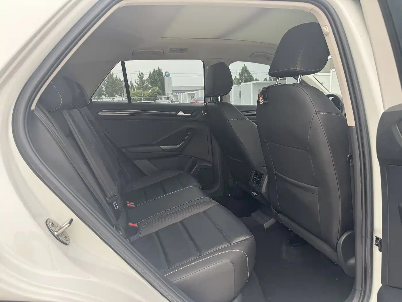 VOLKSWAGEN T-ROC EXPLORING SONGS