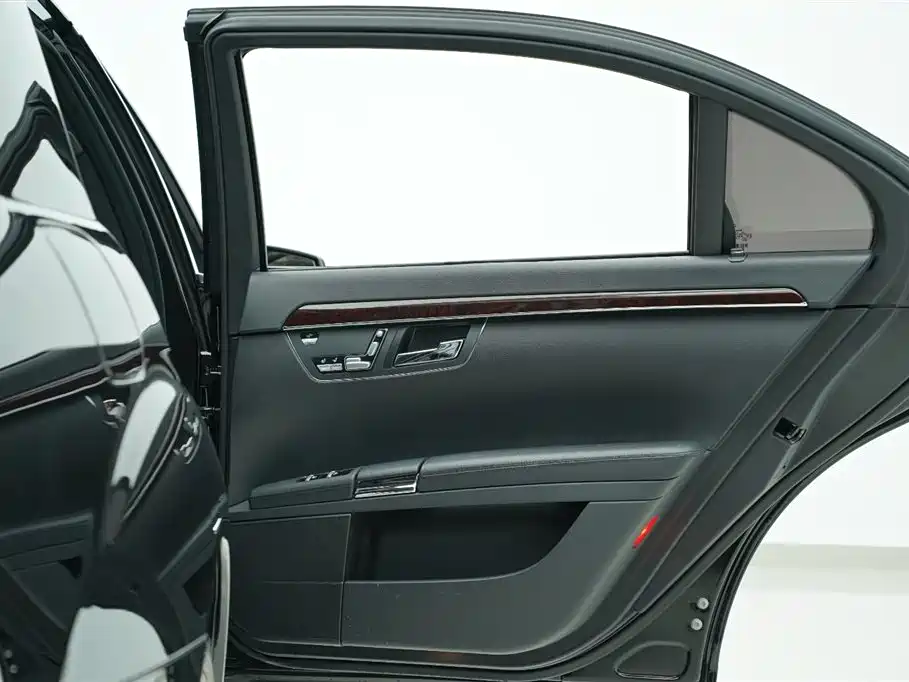 Mercedes-Benz S-Class 2010 S 350 L 4MATIC фото 24