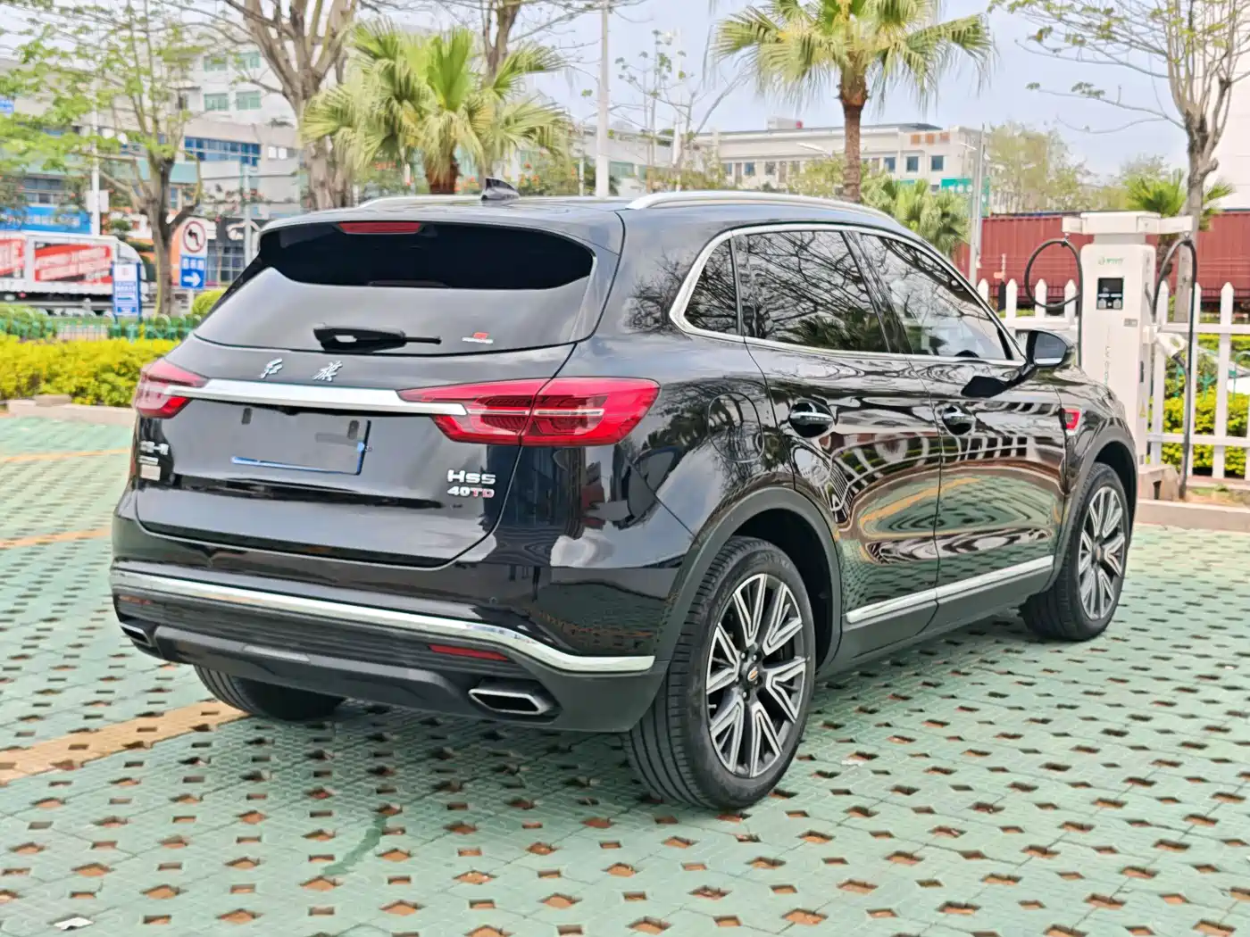 Hongqi HS5 2022 Facelift 2.0T Smart Flag Enjoyment AWD Edition фото 6