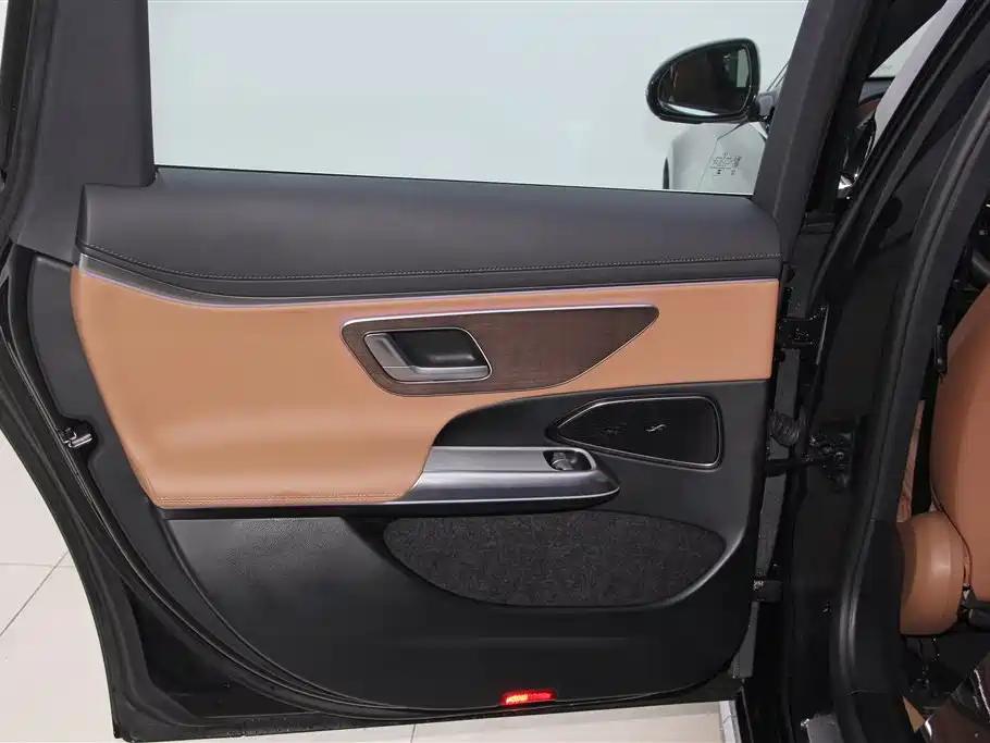 Mercedes-Benz E-Class 2025 E 300 L Fashion фото 19