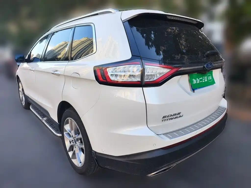 Фото 4 - Ford Edge