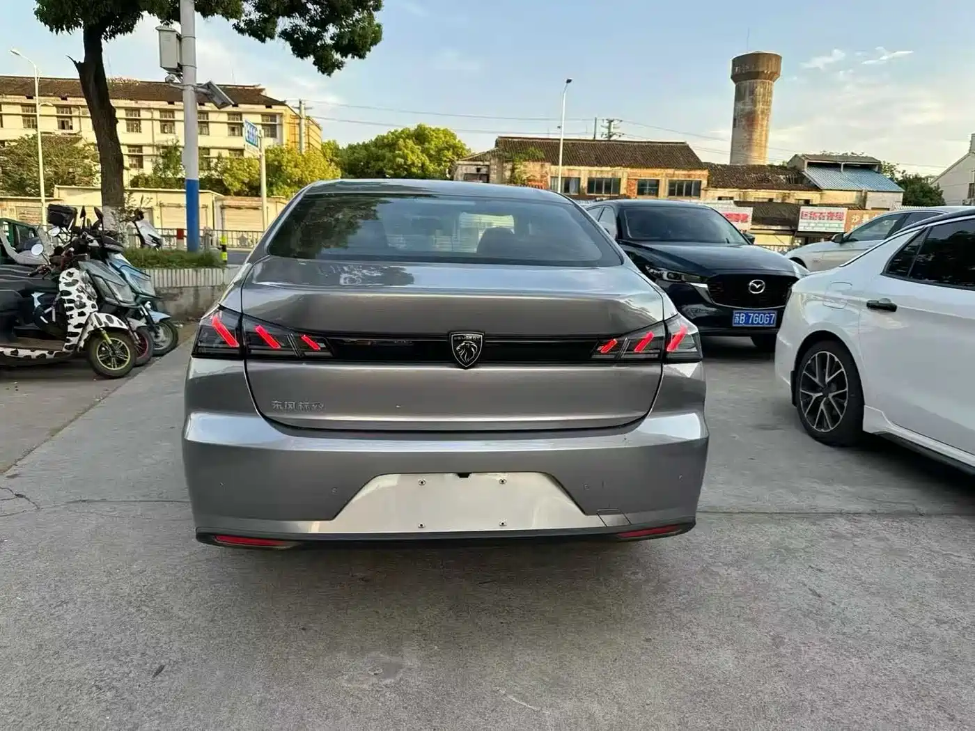 Peugeot 408 2022 1.6T Light Chaser Edition фото 5