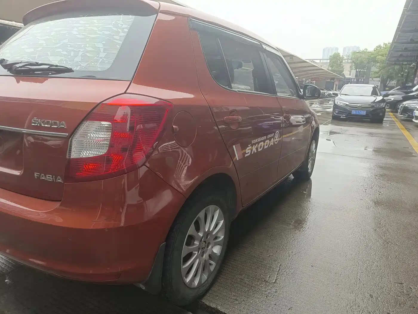 Škoda Fabia 2014 1.6L Automatic Crystal Enjoy Edition фото 12