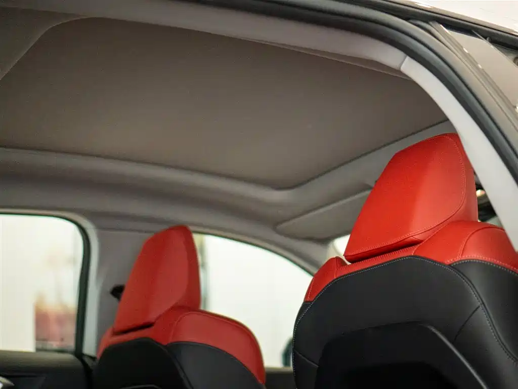 BMW 2 Series 2025 225L M Sport Package фото 18