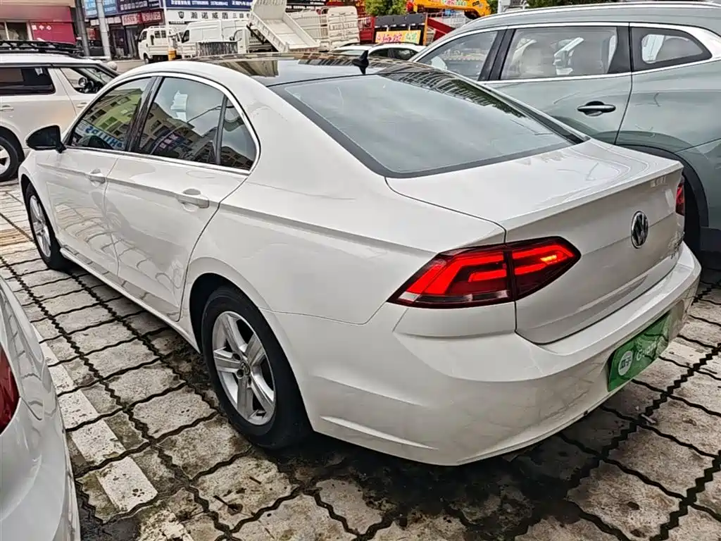 Volkswagen Lamando 2015 230TSI DSG Style фото 5