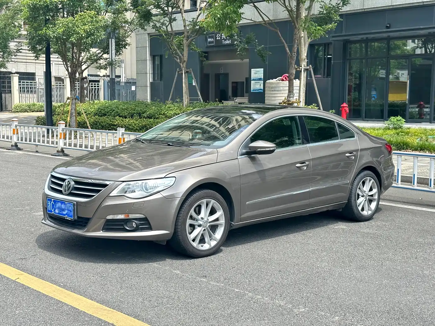 صورة 1 - Volkswagen FAW-Volkswagen CC