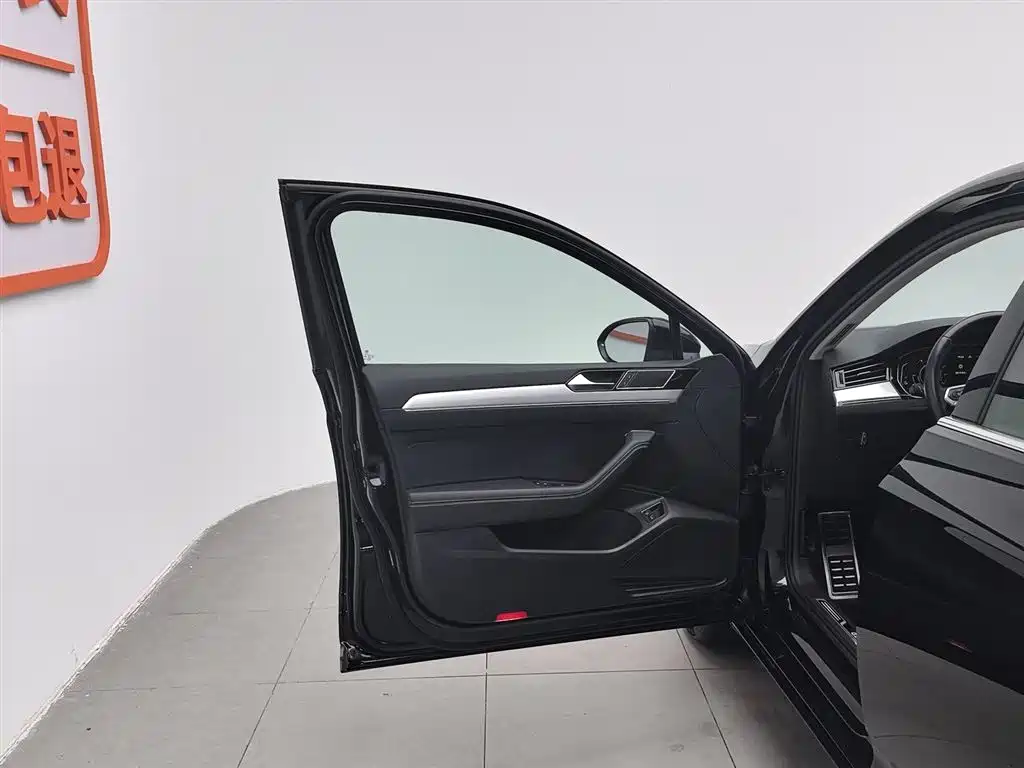 VOLKSWAGEN MAGOTAN GTE PLUG IN HYBRID