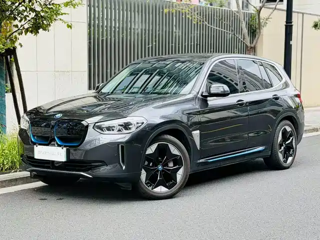 BMW iX3 Innovative Leader