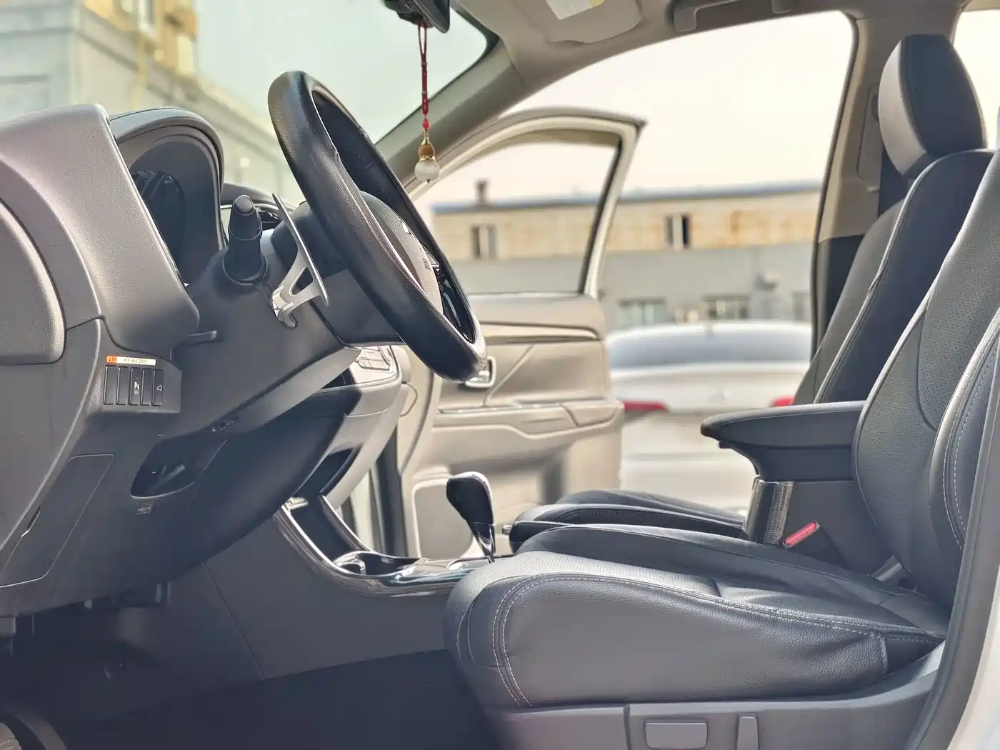 Mitsubishi Outlander 2017 2016 2.4L 4WD Luxury Edition 7-seater