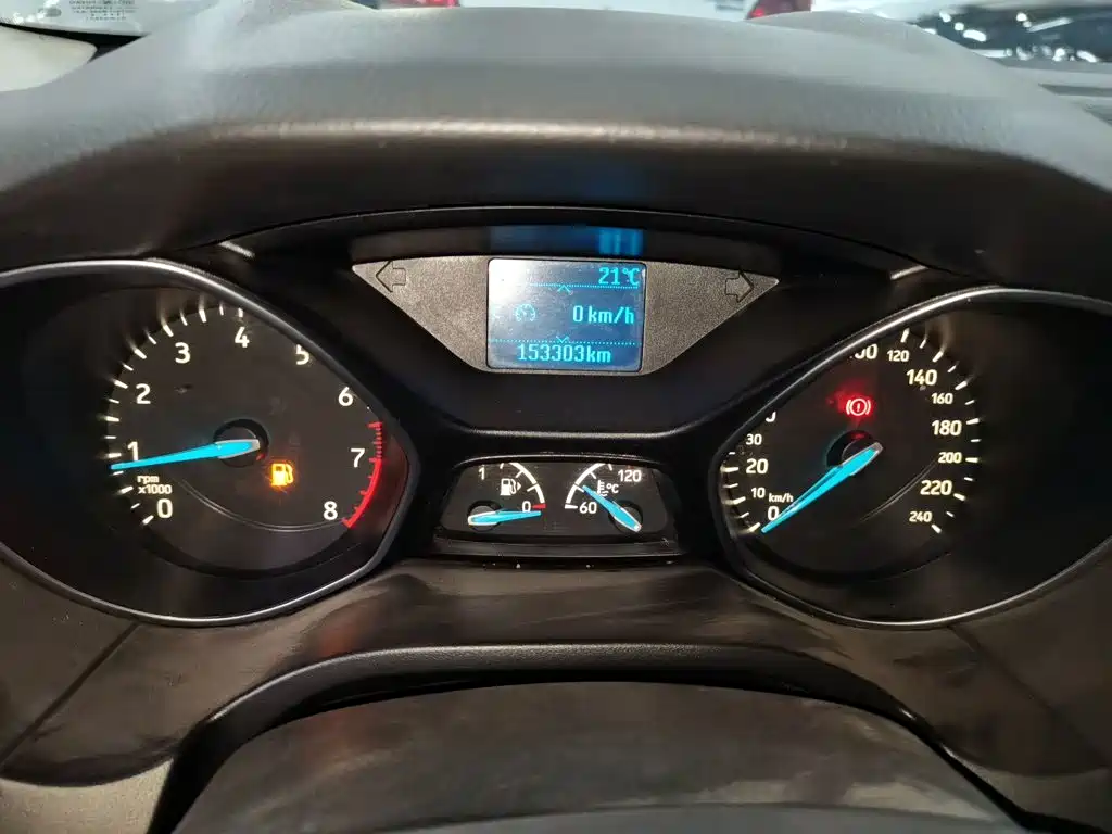 Фото 8 - Ford Focus