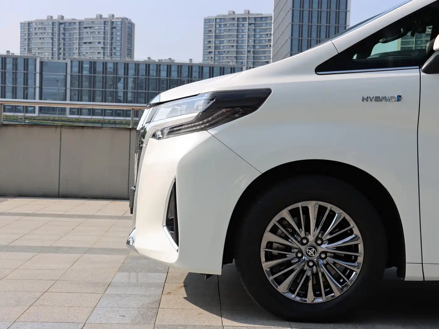 Toyota Alphard 2021 Hybrid 2.5L Premium фото 3