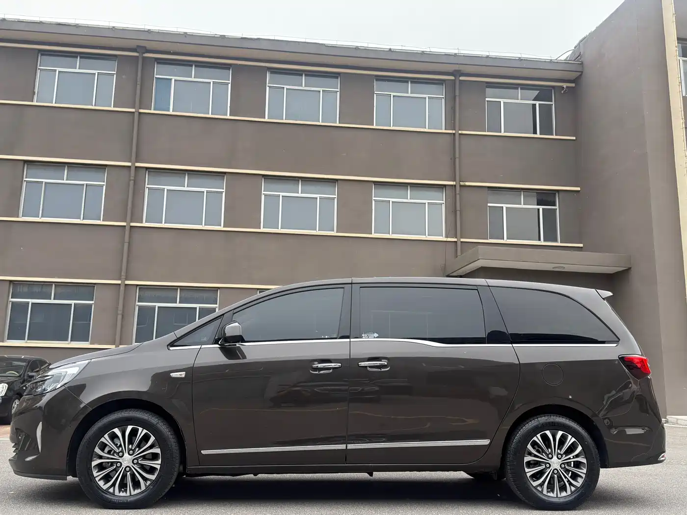 Buick GL8 2021 Land Business Class 652T Premium фото 3