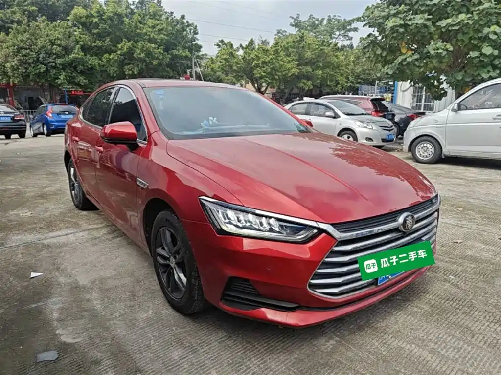 BYD Qin Pro 2018 1.5TI Automatic Smart Connected Dynamic Edition фото 4