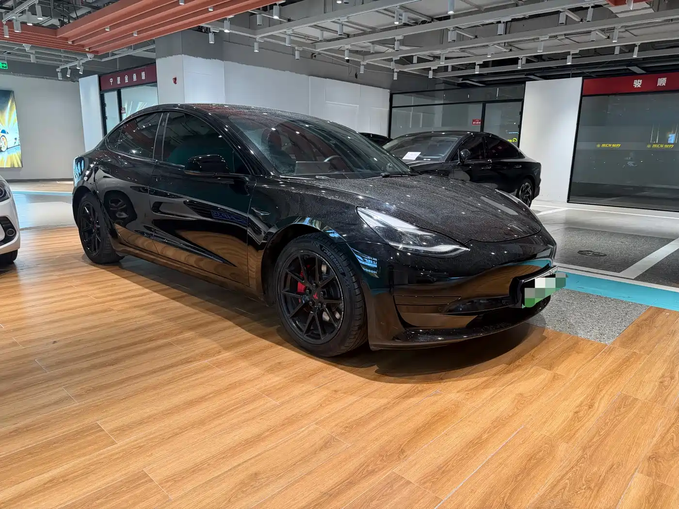 TESLA MODEL 3