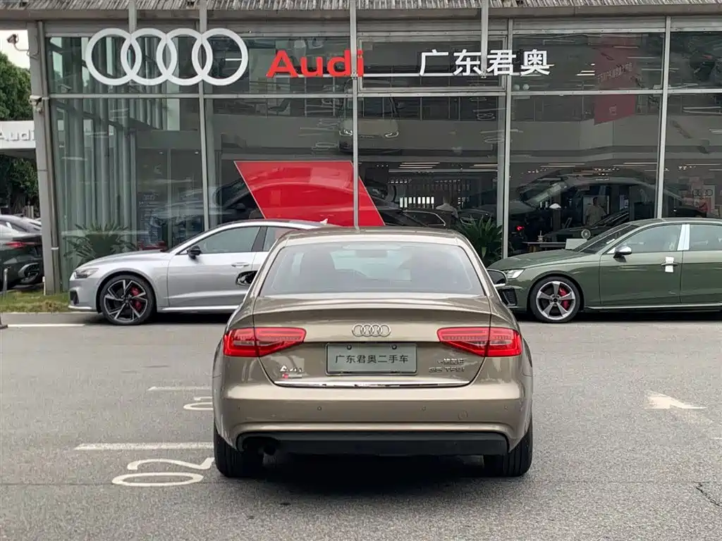Audi A4L 2013 35 TFSI Automatic Standard фото 5