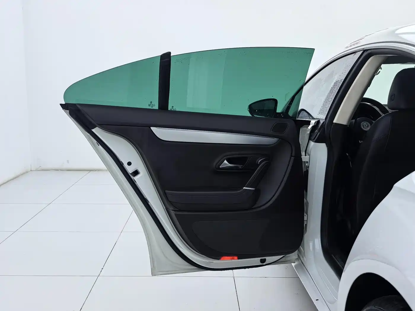 Volkswagen FAW-Volkswagen CC 2018 1.8TSI Luxury фото 19