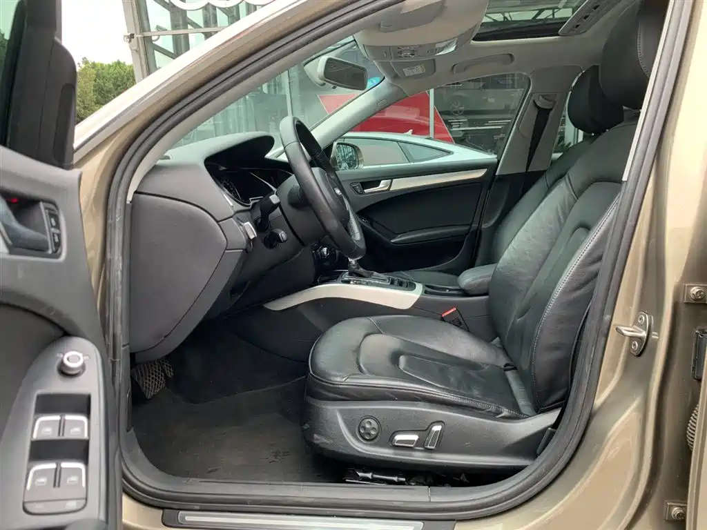 Audi A4L 2013 35 TFSI Automatic Standard фото 9
