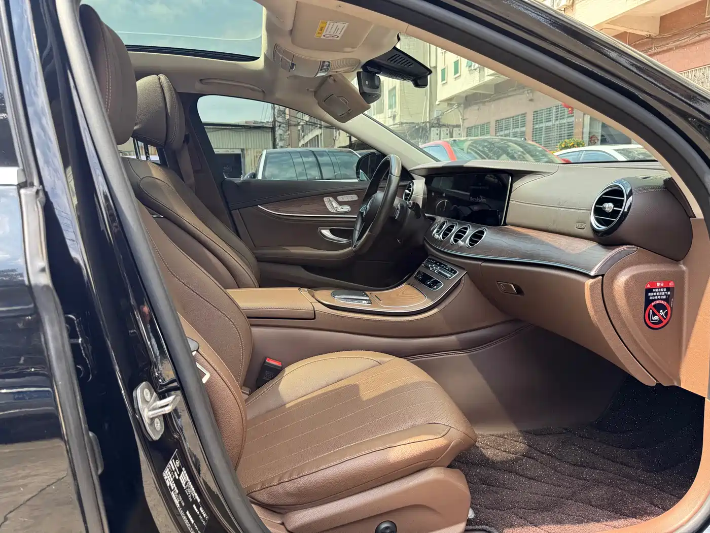 Mercedes-Benz E-Class 2023 E 300 L Luxury фото 7