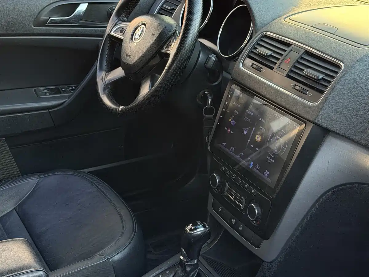 Škoda Yeti 2014 2014 1.8TSI DSG Polar Edition
