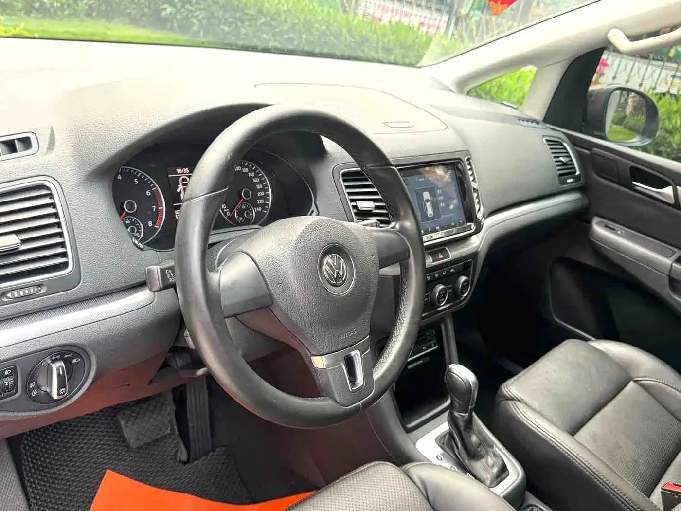 Volkswagen Sharan 2013 1.8TSI Standard фото 12