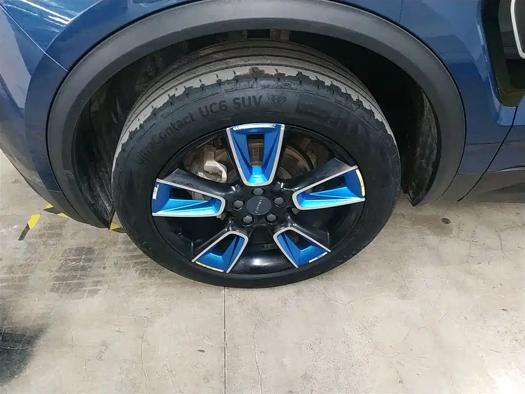 Lynk & Co 01 2017 2.0T 2WD Pro Shine Edition фото 23