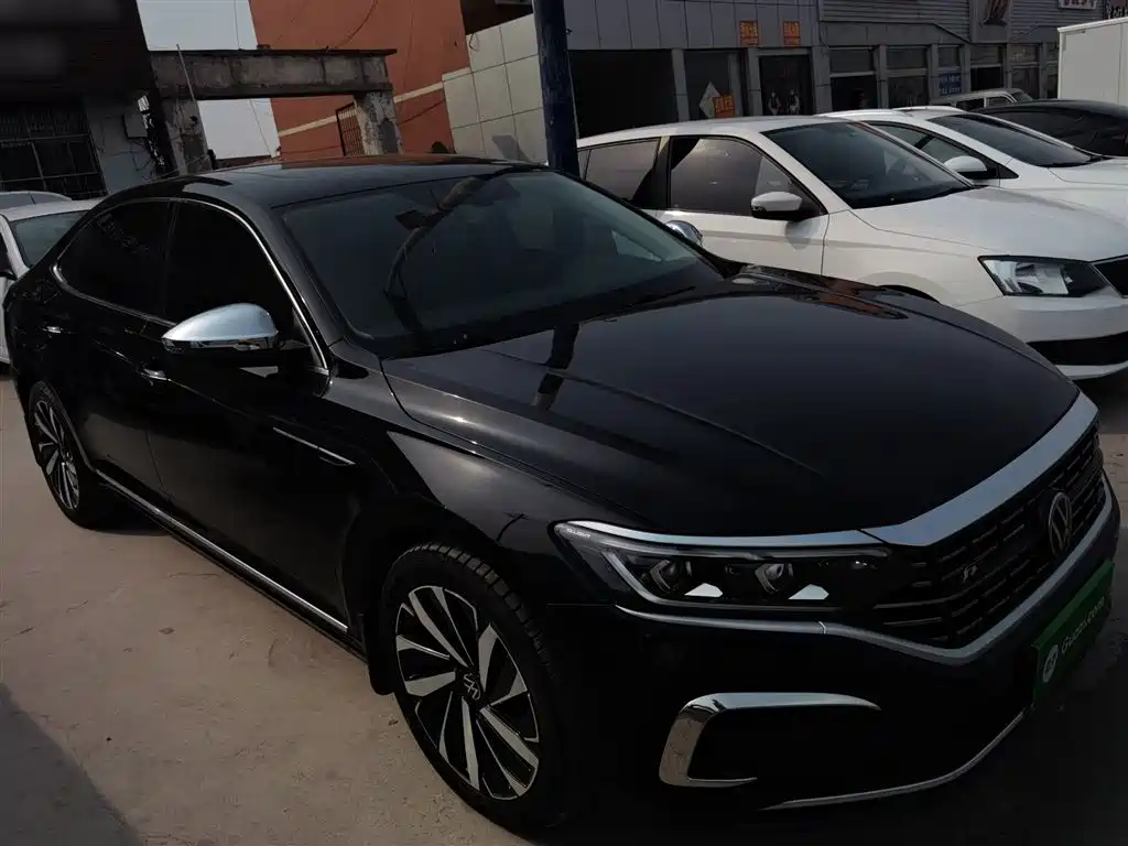 Volkswagen Passat 2022 330TSI Luxury Edition фото 22