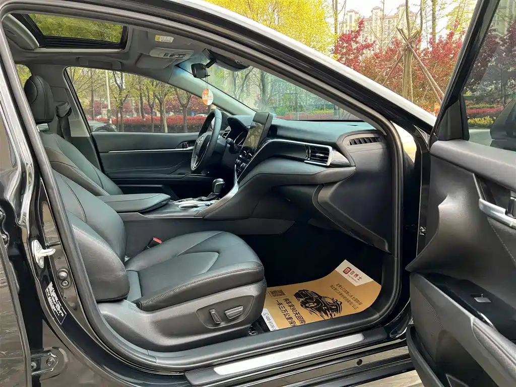 Toyota Camry 2021 2.0G Luxury Edition фото 12