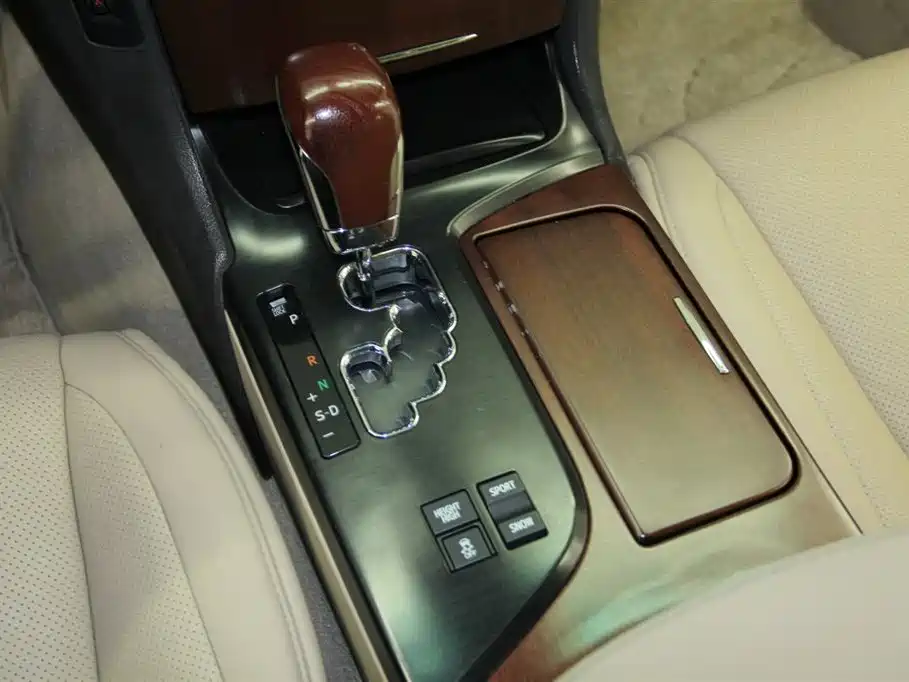 Toyota Crown 2010 4.3L Royal Saloon VIP фото 17