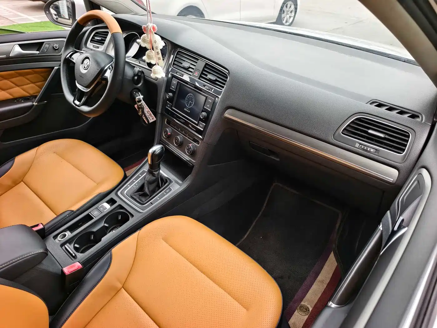 Volkswagen Golf 2014 1.6L Automatic Comfort фото 18