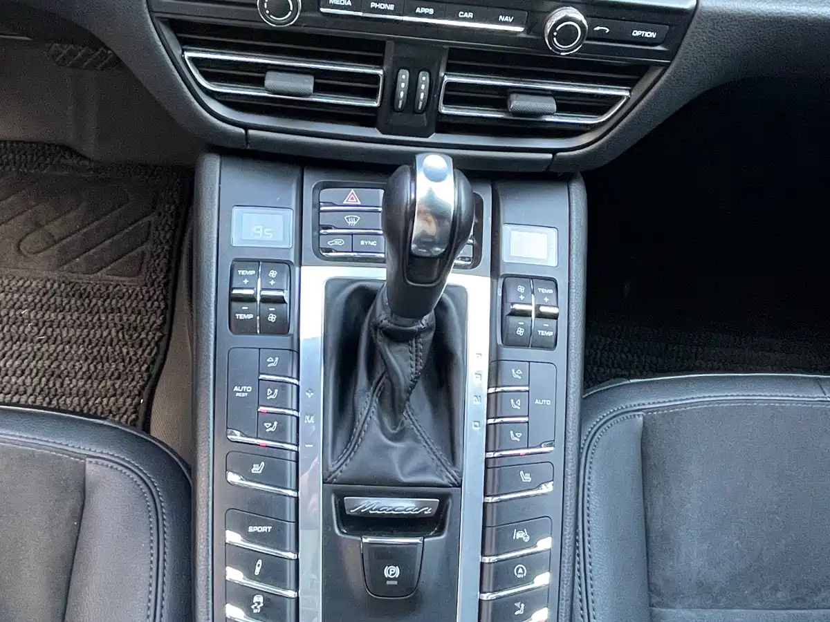 Porsche Macan 2018 Macan 2.0T фото 15
