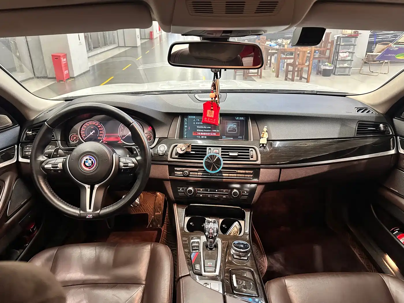 BMW 5 Series 2014 525Li Luxury Design Package фото 8