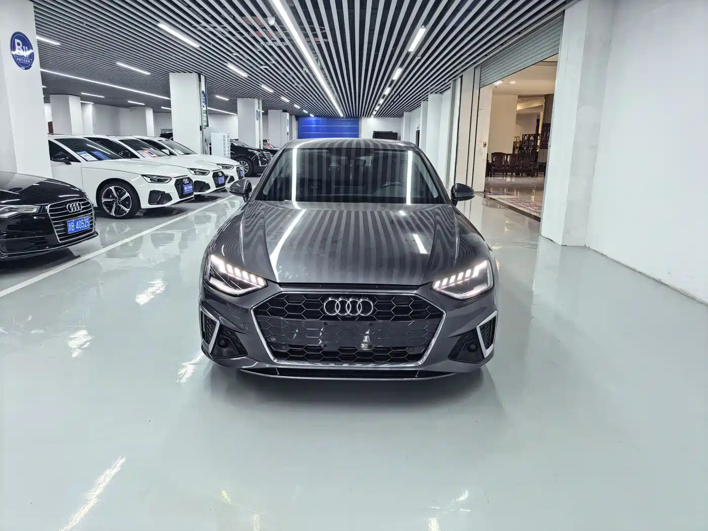 Audi A4L 2022 40 TFSI Fashion Dynamic фото 2