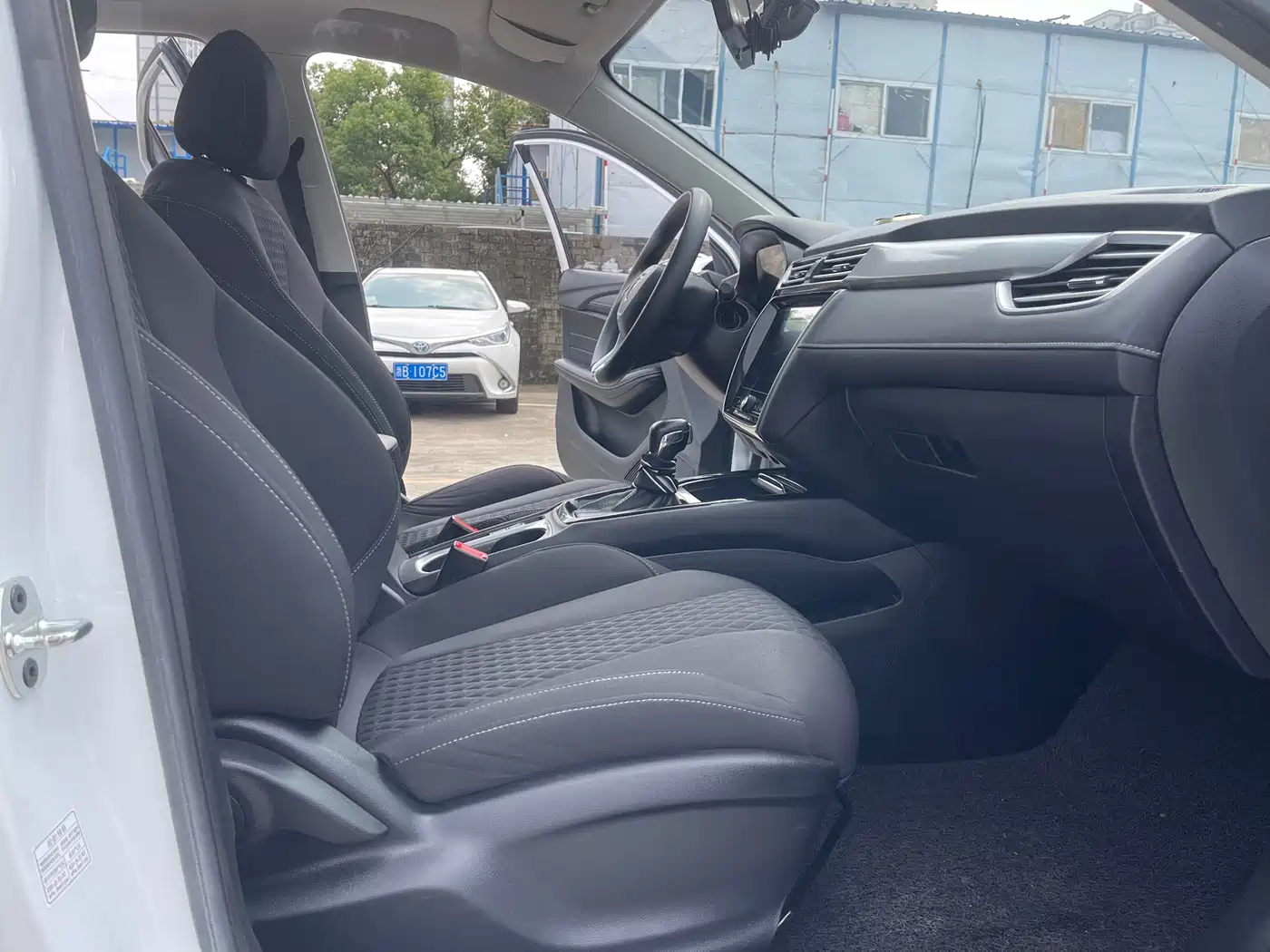 Roewe i5 2019 2019 1.5L Automatic 4G Connected LingHao Version